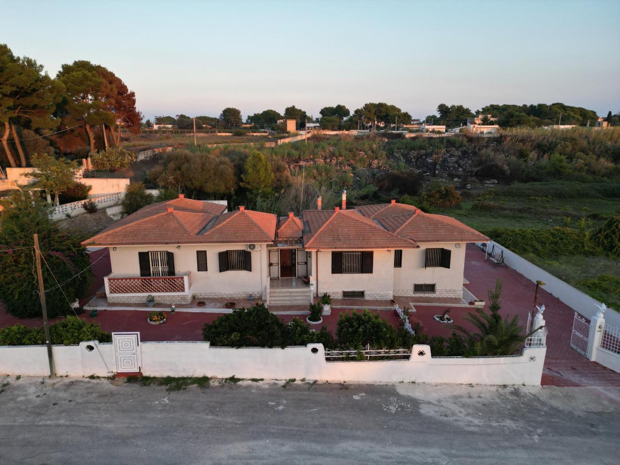 Villa Ada Leporano Eksteriør bilde